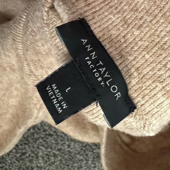 Ann Taylor Tan Long Sleeve Sweater - Picture 4 of 4